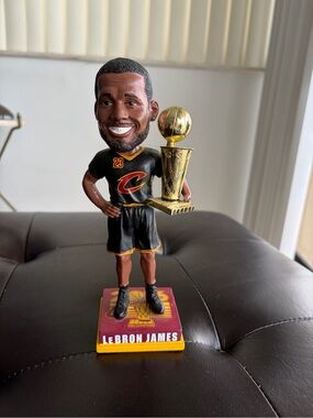 Forever Collectibles LeBron James 2016 NBA Championship Bobblehead Cavs FOCO 312
